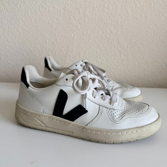 Veja Shoes - VEJA White Leather Sneakers V-10 Logo Lace Up Low Top Women's US 8 / EU 39